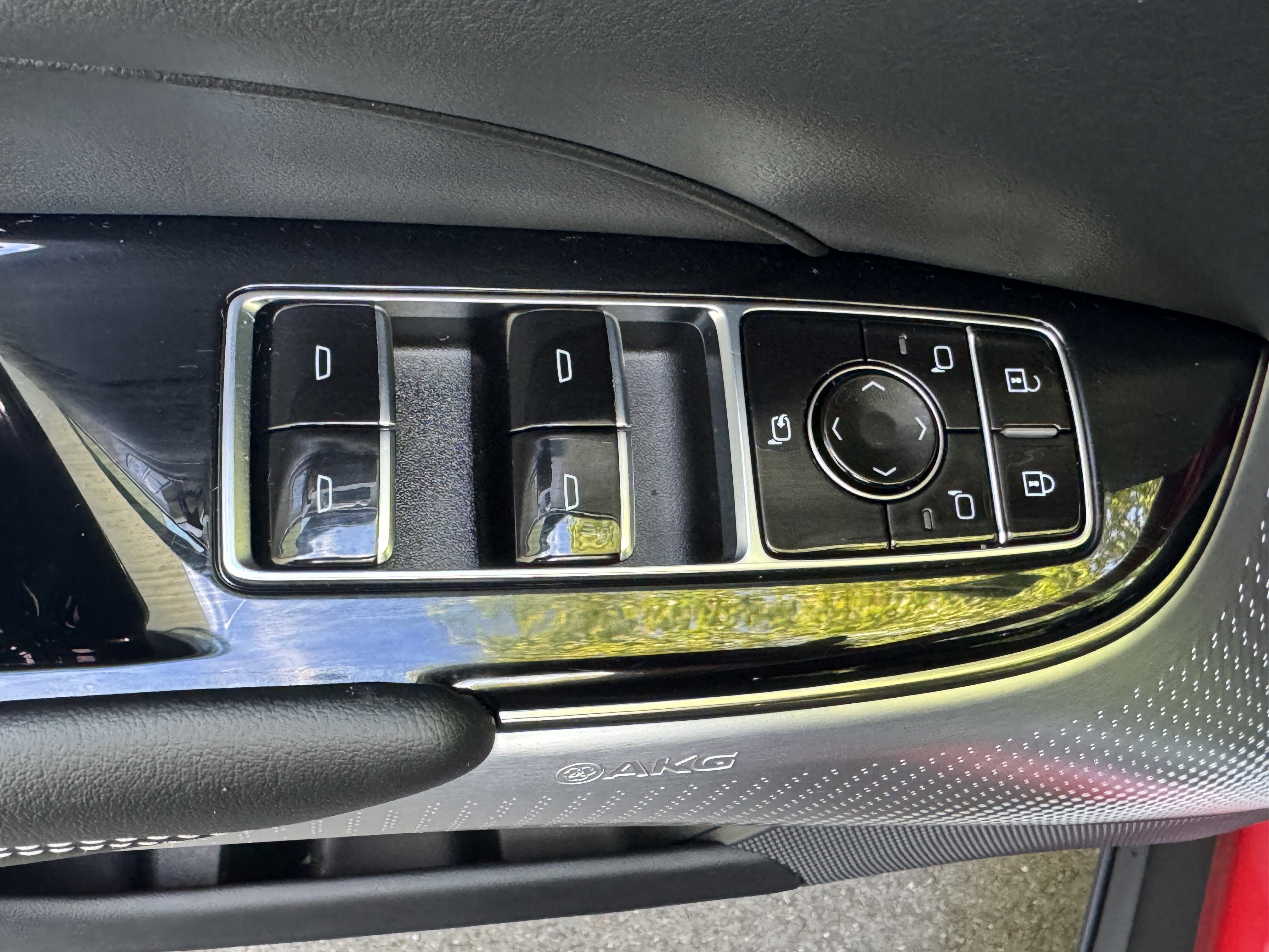 Used 2024 Cadillac Lyriq Luxury w/ LPO, Floor Liner Package image 31