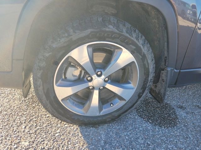 Used 2019 Jeep Cherokee Limited w/ Luxury Group image 25