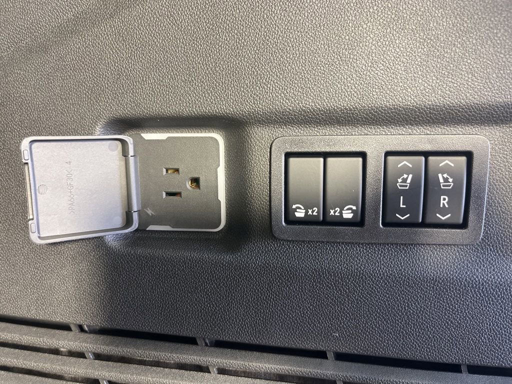 New 2026 Chevrolet Suburban Premier image 10