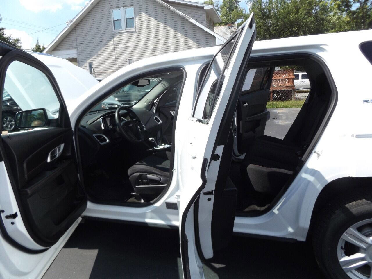 Used 2015 GMC Terrain SLE image 11