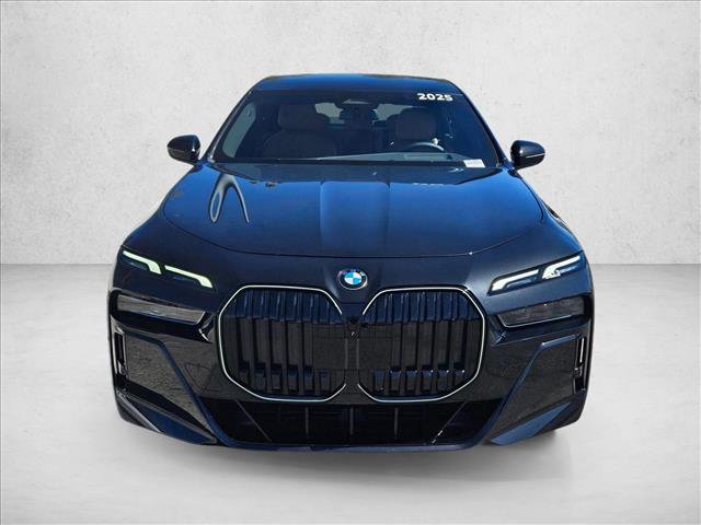 Certified 2025 BMW 740i w/ Premium Package image 2