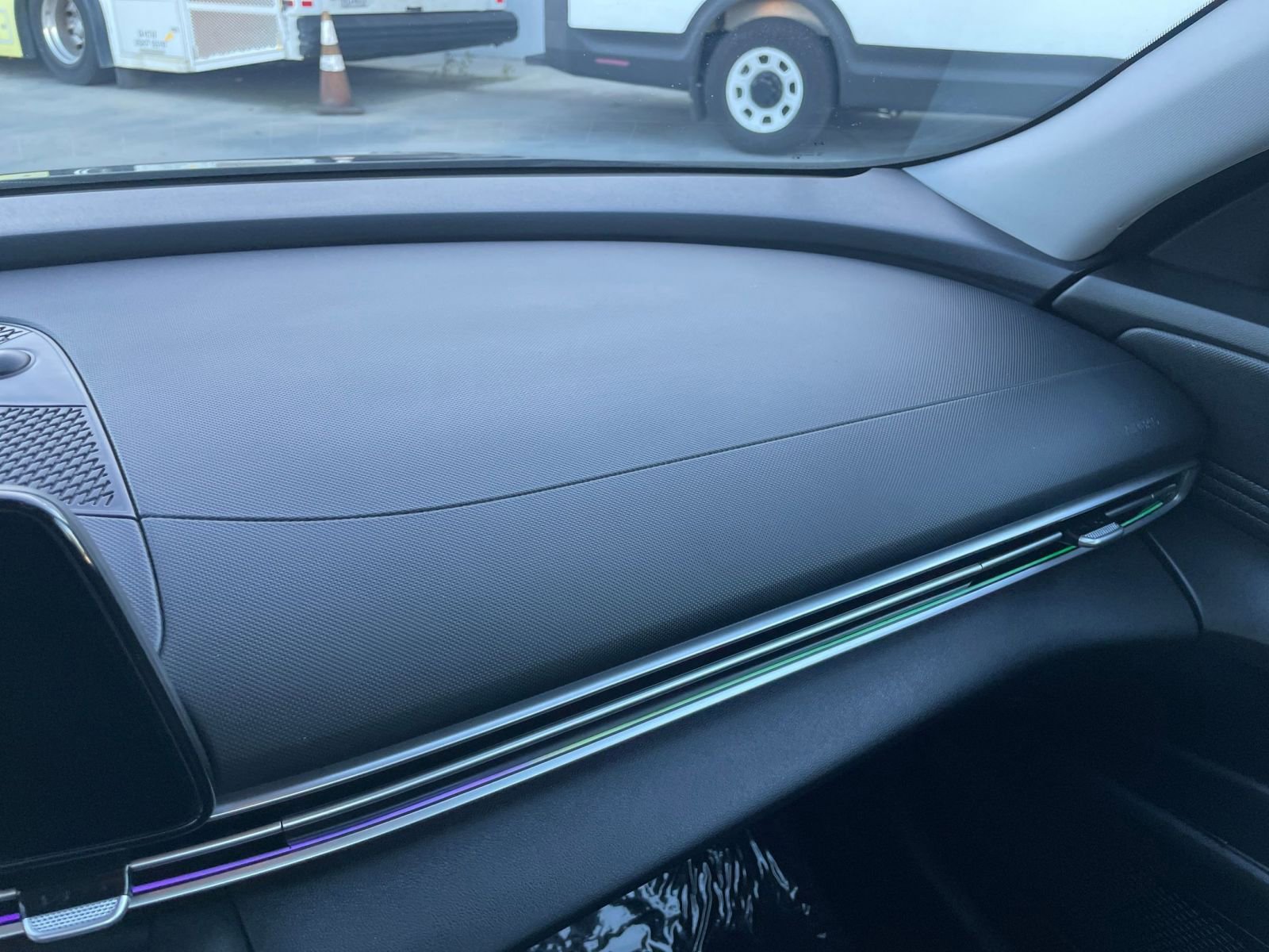 Used 2025 Hyundai Elantra Limited image 37