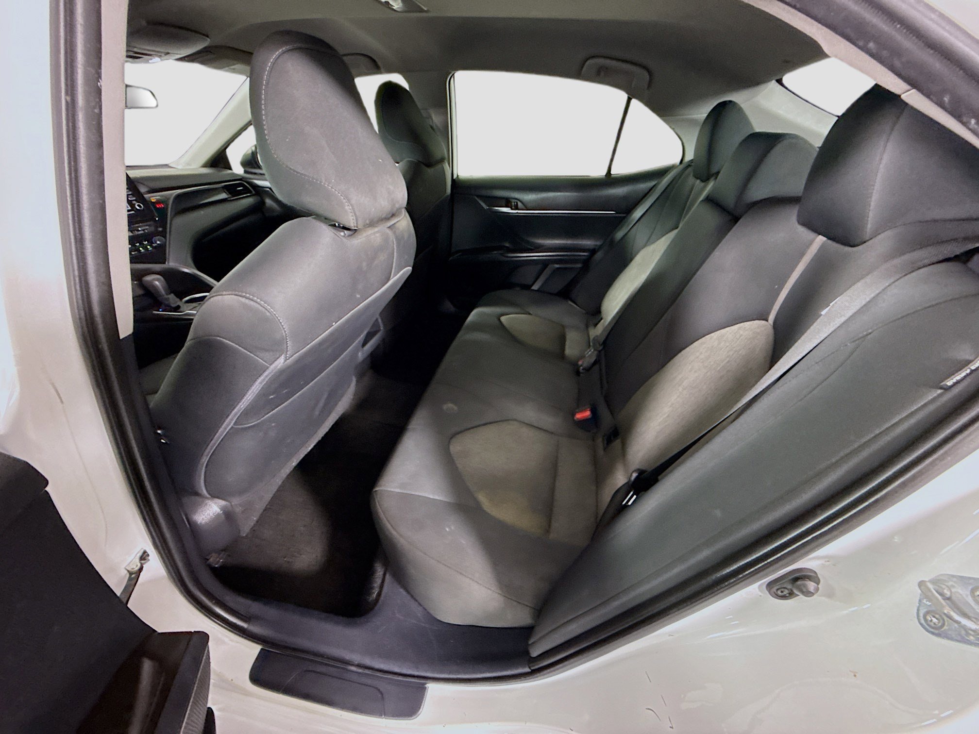 Used 2021 Toyota Camry LE image 24