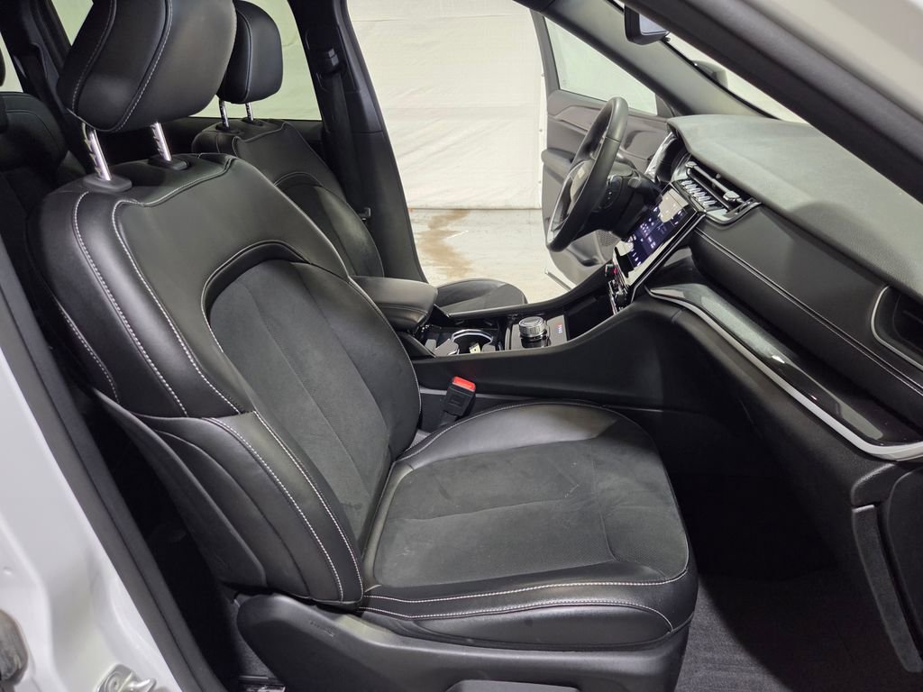 Certified 2023 Jeep Grand Cherokee Altitude image 13