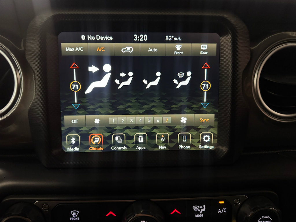 Used 2022 Jeep Wrangler Unlimited Sahara AWD/4WD image 31