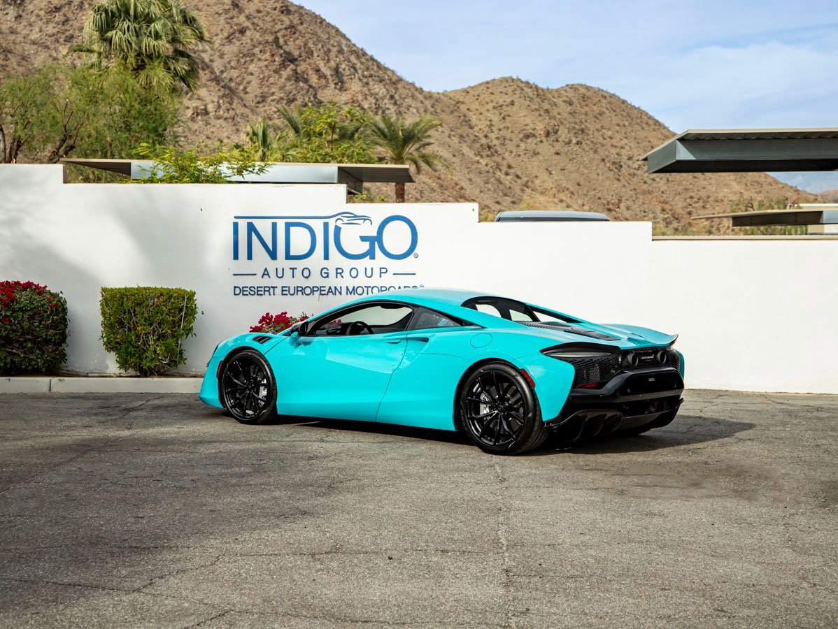 New 2025 McLaren Artura image 9