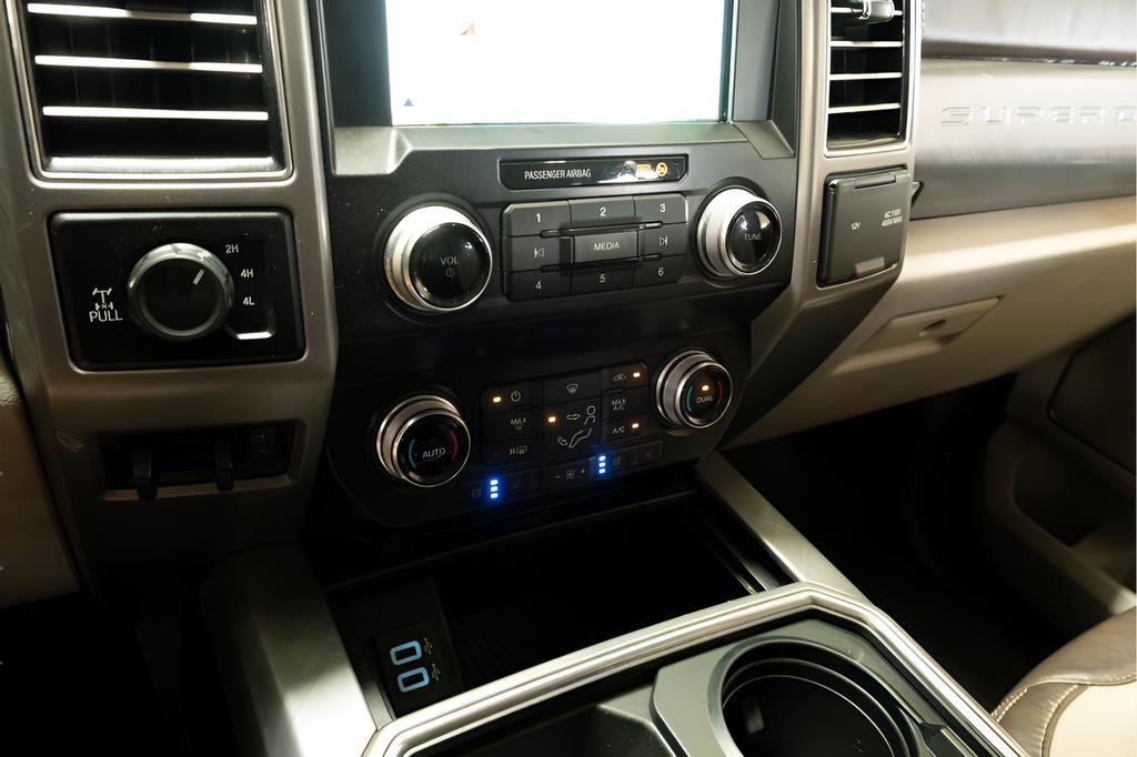 Used 2019 Ford F350 Limited AWD/4WD image 18