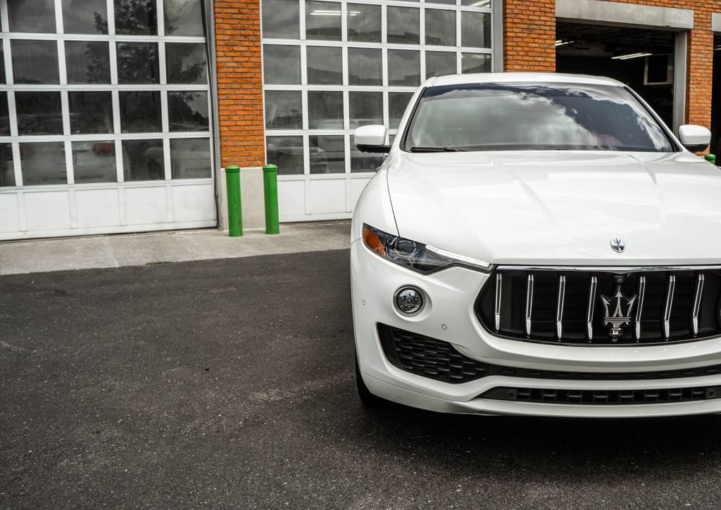 Used 2023 Maserati Levante GT AWD/4WD image 35