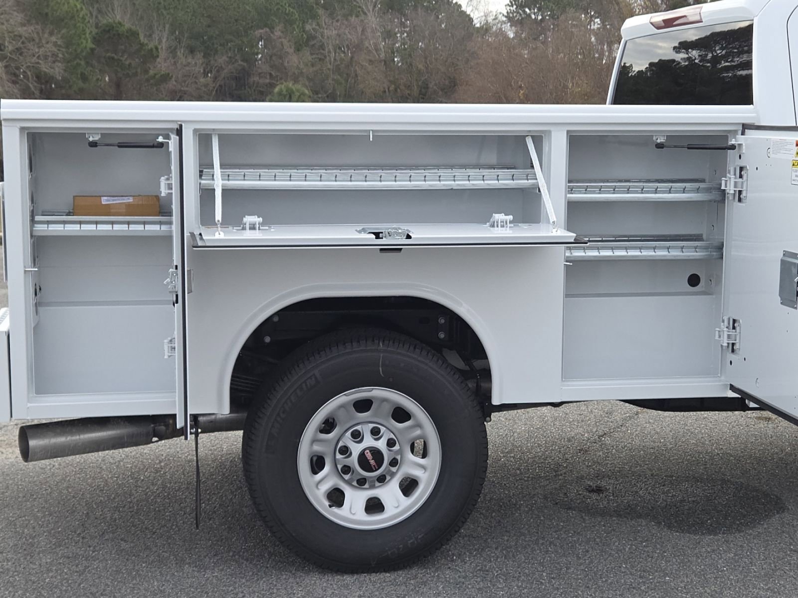 New 2026 GMC Sierra 3500 Pro w/ Convenience Package image 22