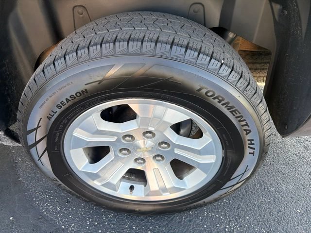 Used 2014 Chevrolet Suburban LT RWD image 25