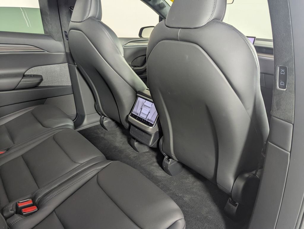 Used 2024 Tesla Model X image 30