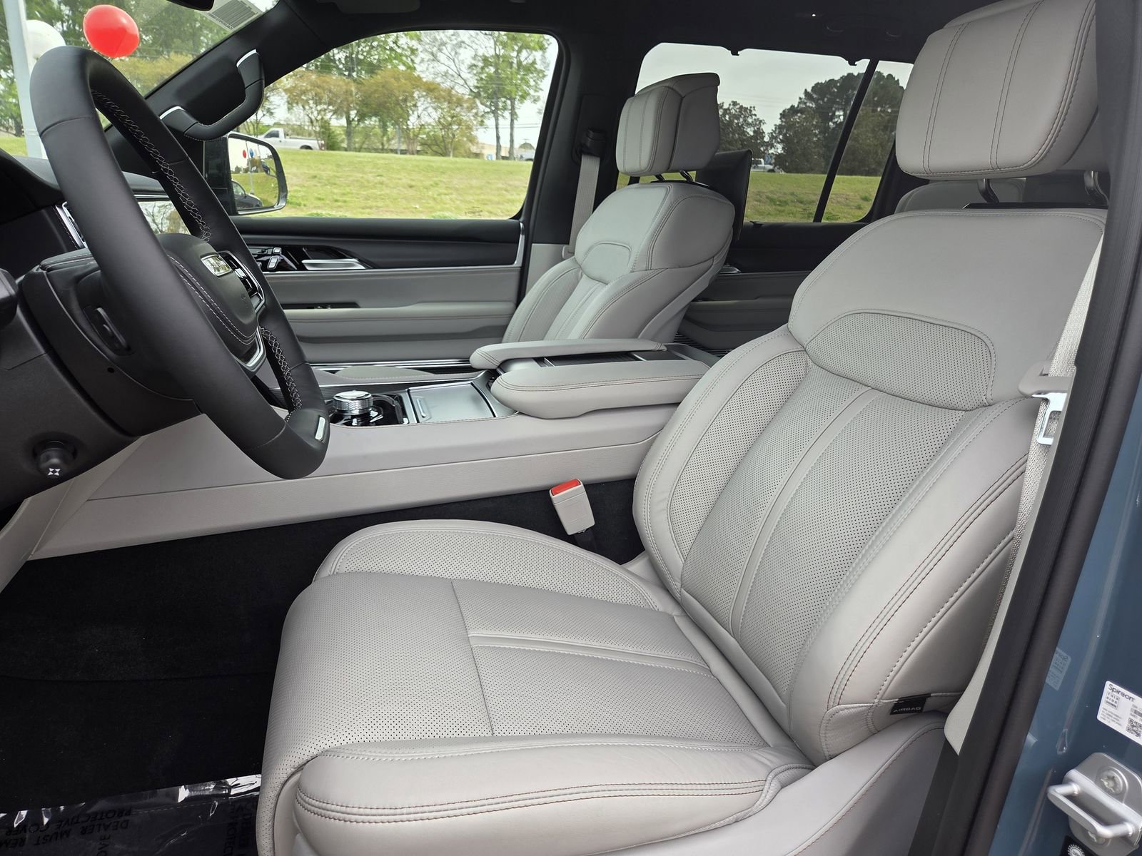 New 2026 Jeep Grand Wagoneer Summit image 13