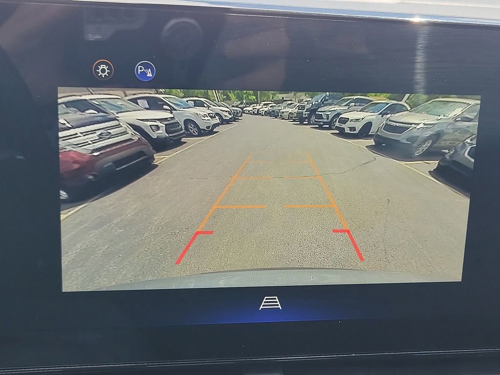 Used 2025 Chevrolet Equinox LT FWD image 29