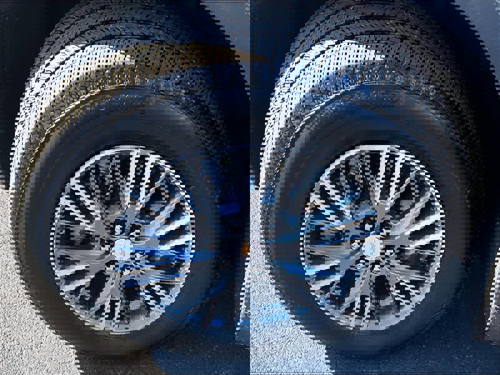 Used 2025 Chevrolet Traverse LT image 7