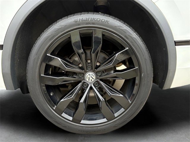 Used 2021 Volkswagen Tiguan SE R-Line w/ 3rd Row Seat Package image 9