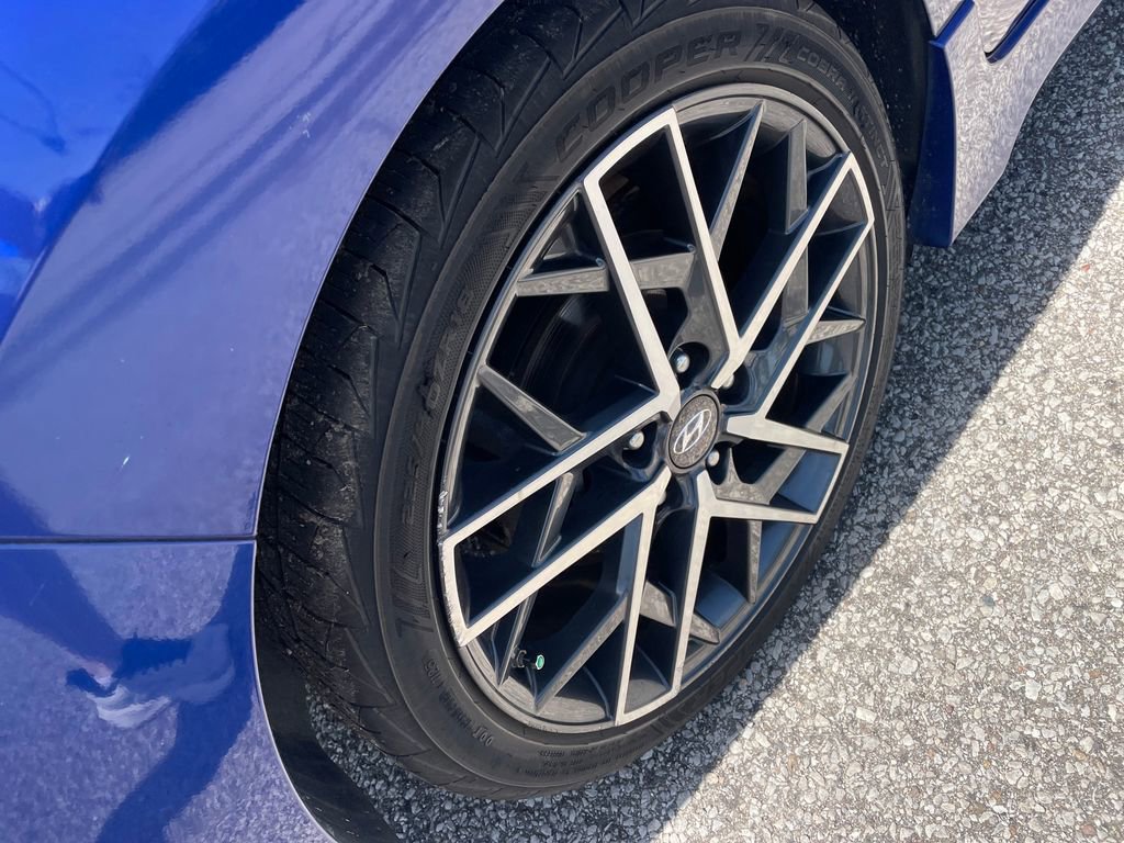 Used 2020 Hyundai Elantra Sport w/ Cargo Package (C1) FWD image 9
