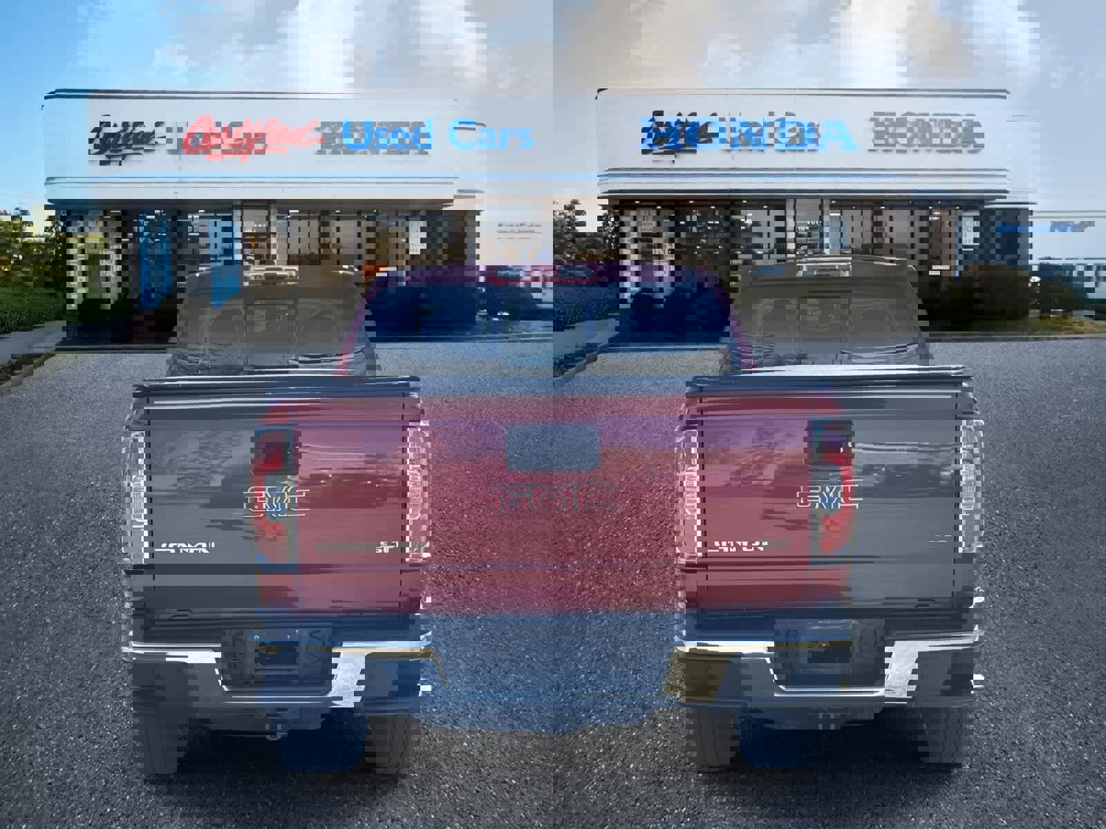 Used 2016 GMC Canyon SLT w/ Driver Alert Package image 4