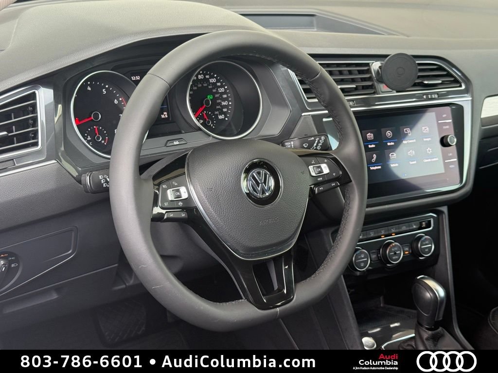 Used 2020 Volkswagen Tiguan SE FWD image 16