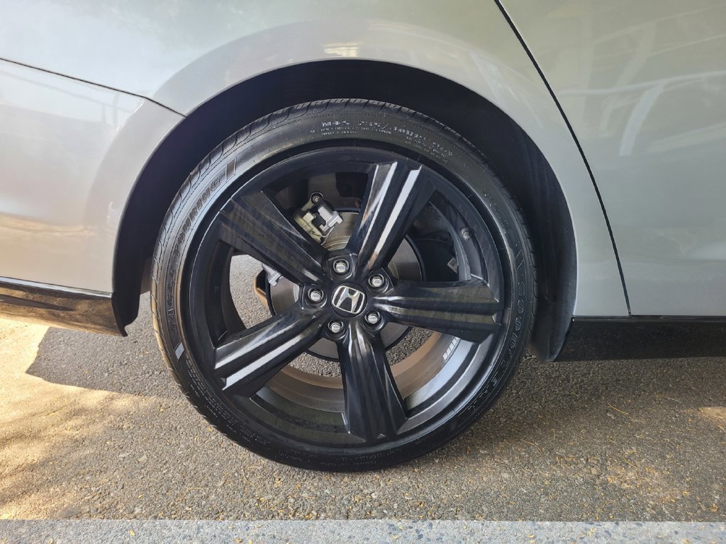 Used 2025 Honda Accord Sport image 38