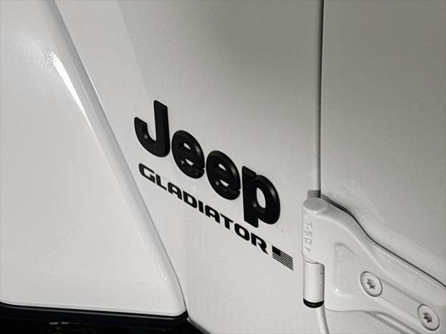 Certified 2025 Jeep Gladiator Sport AWD/4WD image 24