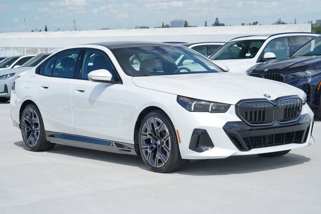 New 2026 BMW 550e xDrive AWD/4WD image 3