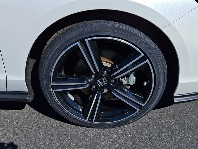 Used 2023 Honda Accord Sport image 8