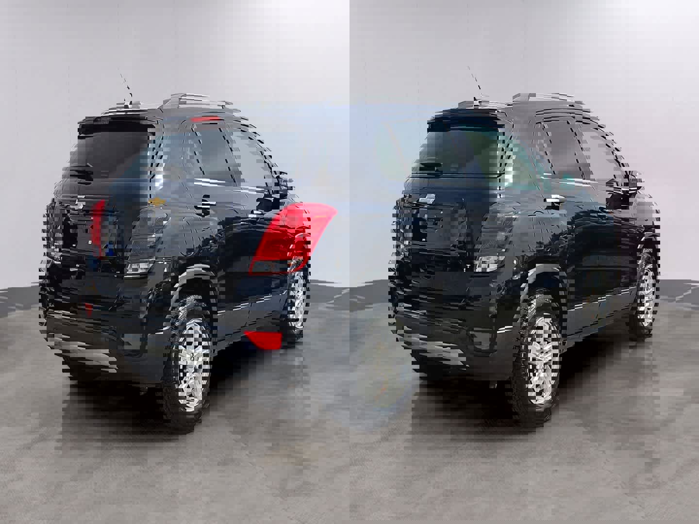 Used 2017 Chevrolet Trax LT w/ LT Convenience Package image 4