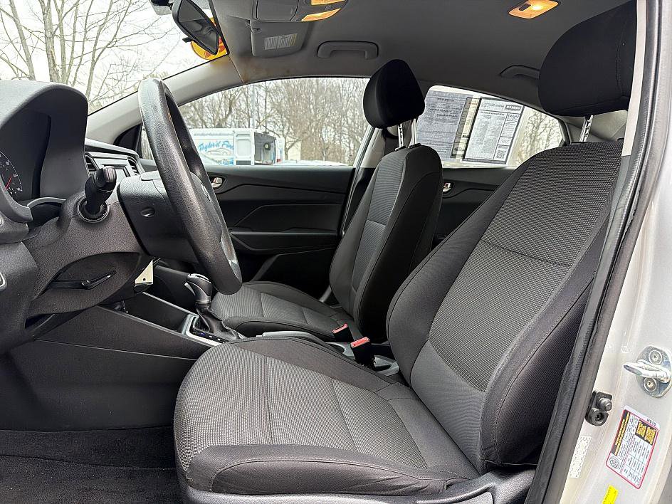 Used 2020 Hyundai Accent SE image 11