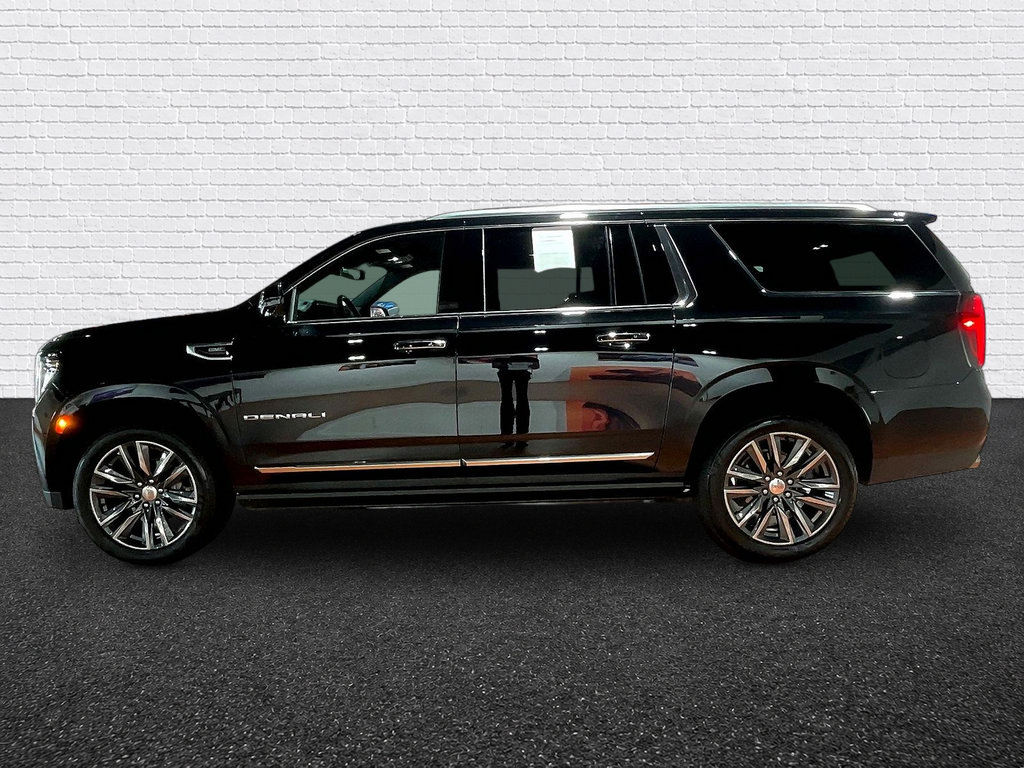 Used 2023 GMC Yukon XL Denali AWD/4WD image 4