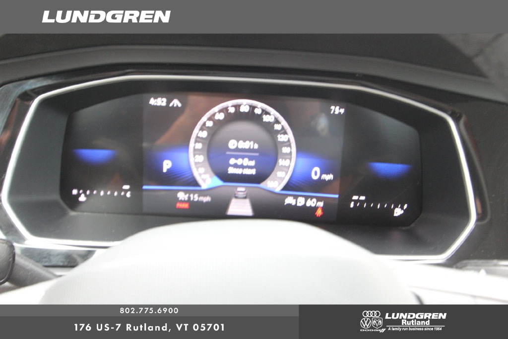 Used 2024 Volkswagen Jetta SE FWD image 3