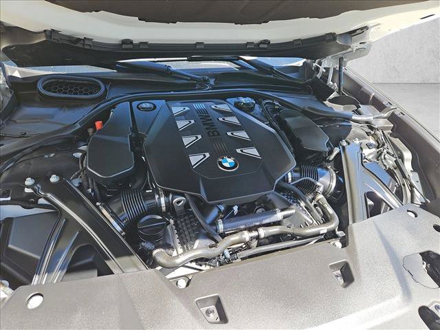 Certified 2024 BMW 760i xDrive w/ Executive Package AWD/4WD image 25