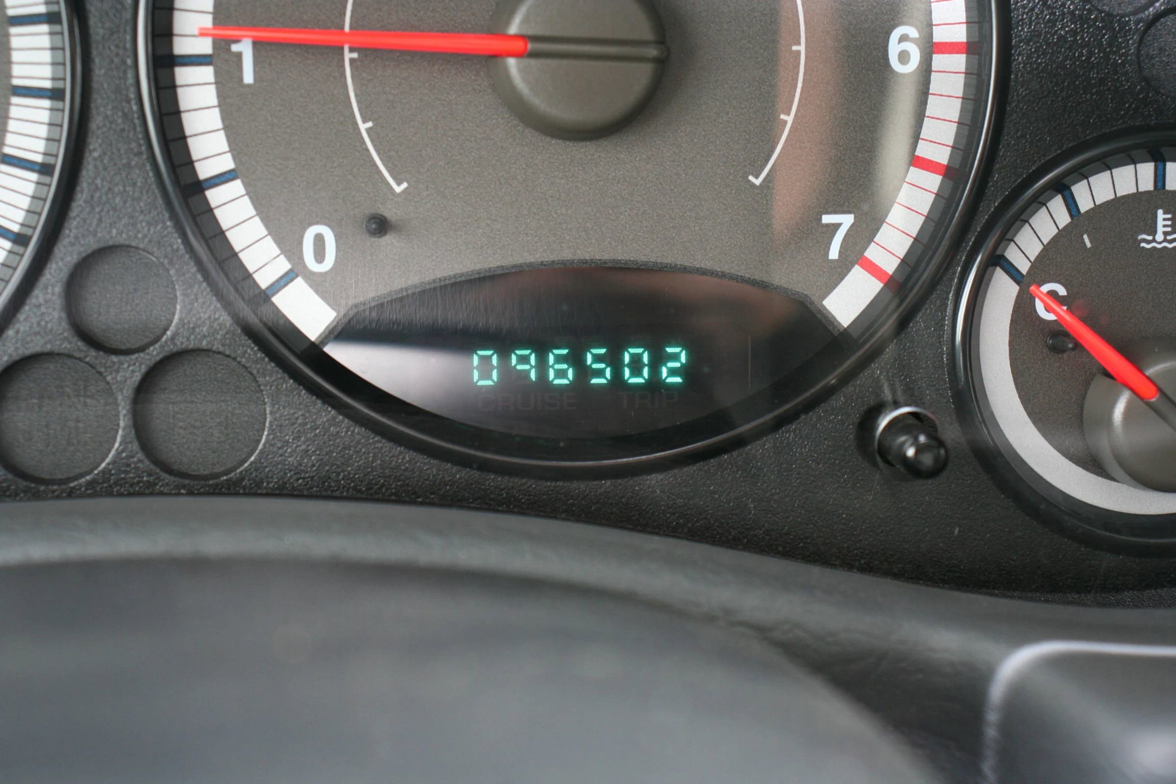 Used 2005 Jeep Liberty Sport AWD/4WD image 9
