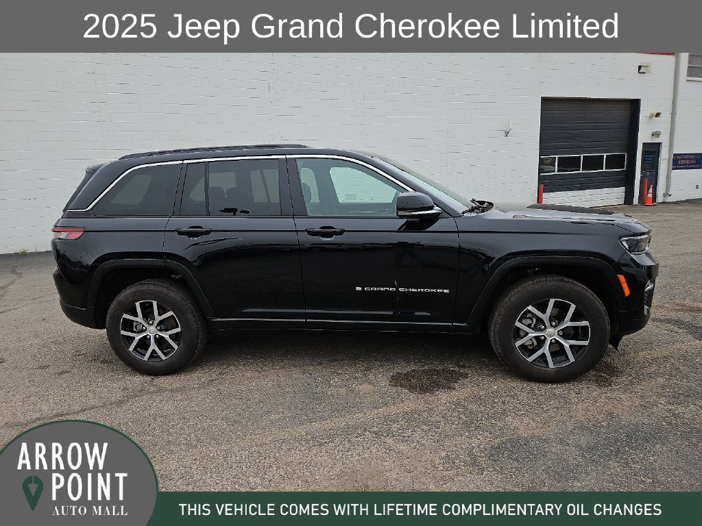 Used 2025 Jeep Grand Cherokee Limited AWD/4WD image 13