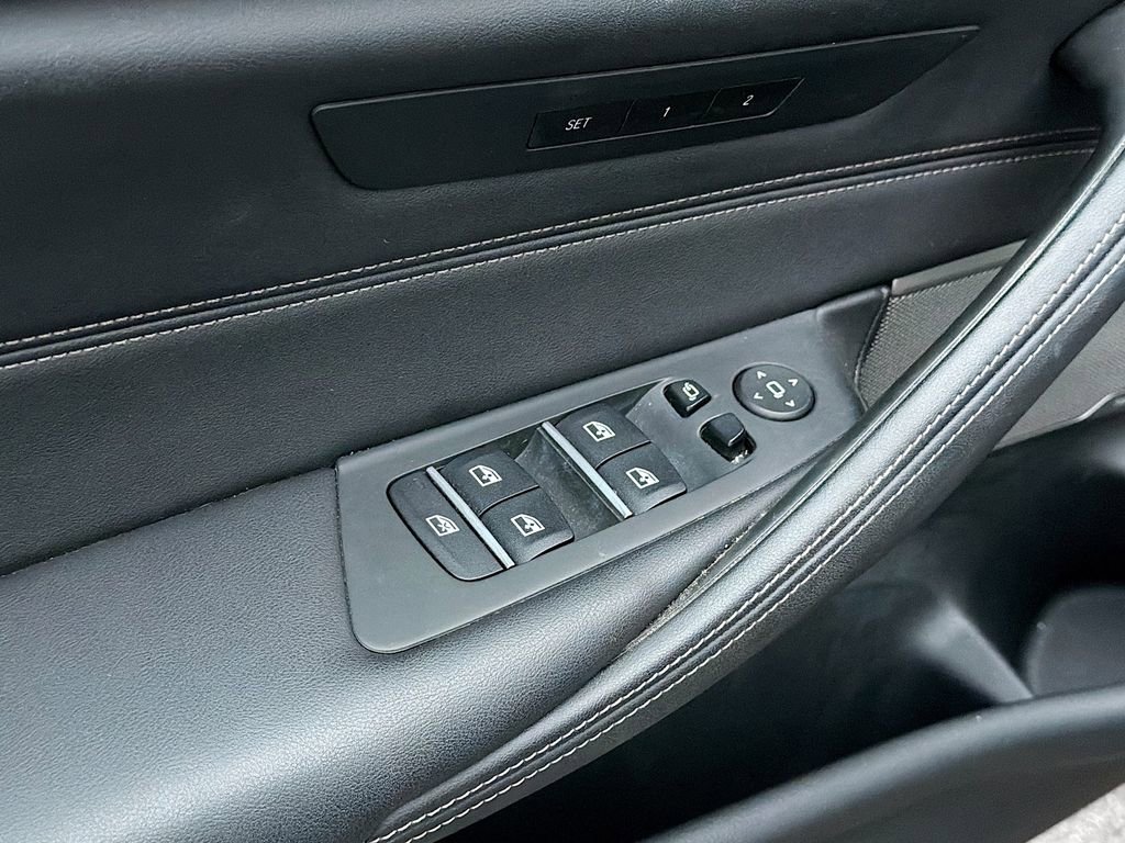 Used 2023 BMW 540i w/ M Sport Package image 18