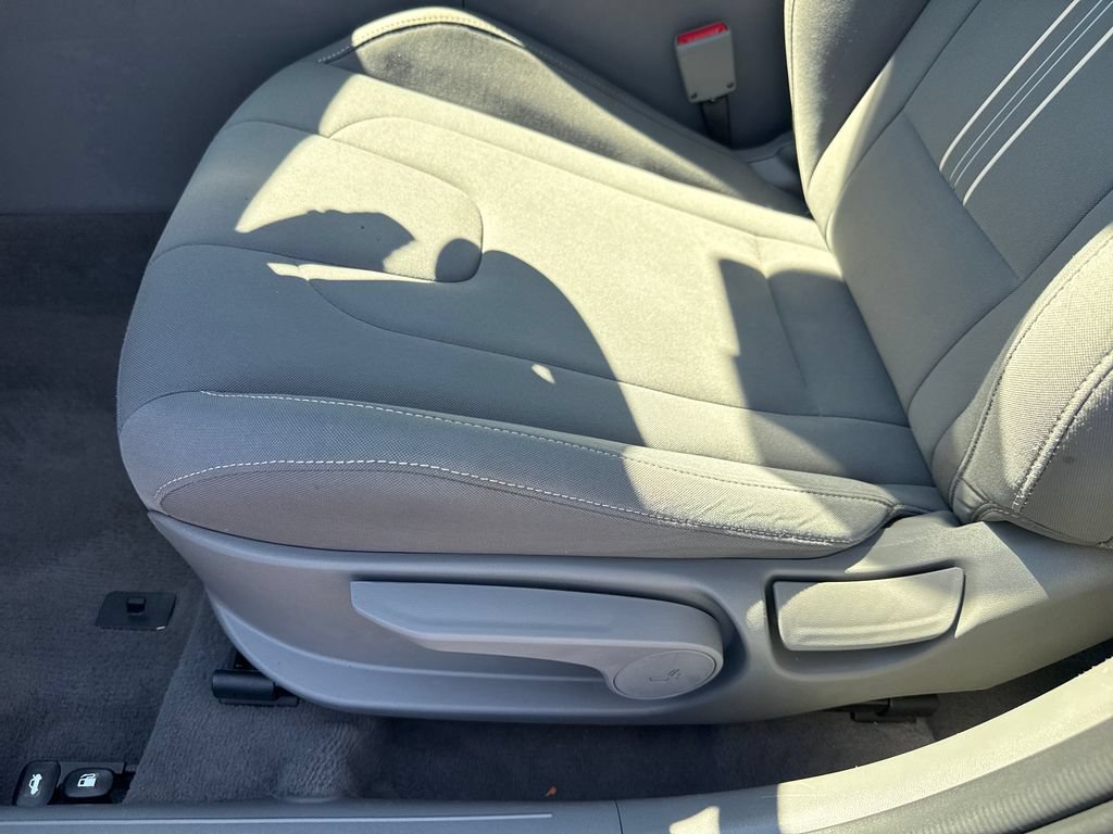 Certified 2024 Hyundai Elantra SEL w/ Convenience Package FWD image 10