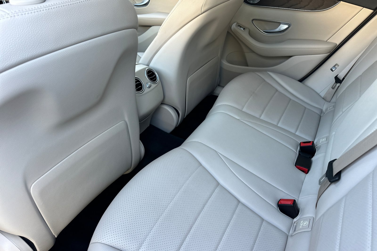 Used 2018 Mercedes-Benz GLC 300 4MATIC image 27