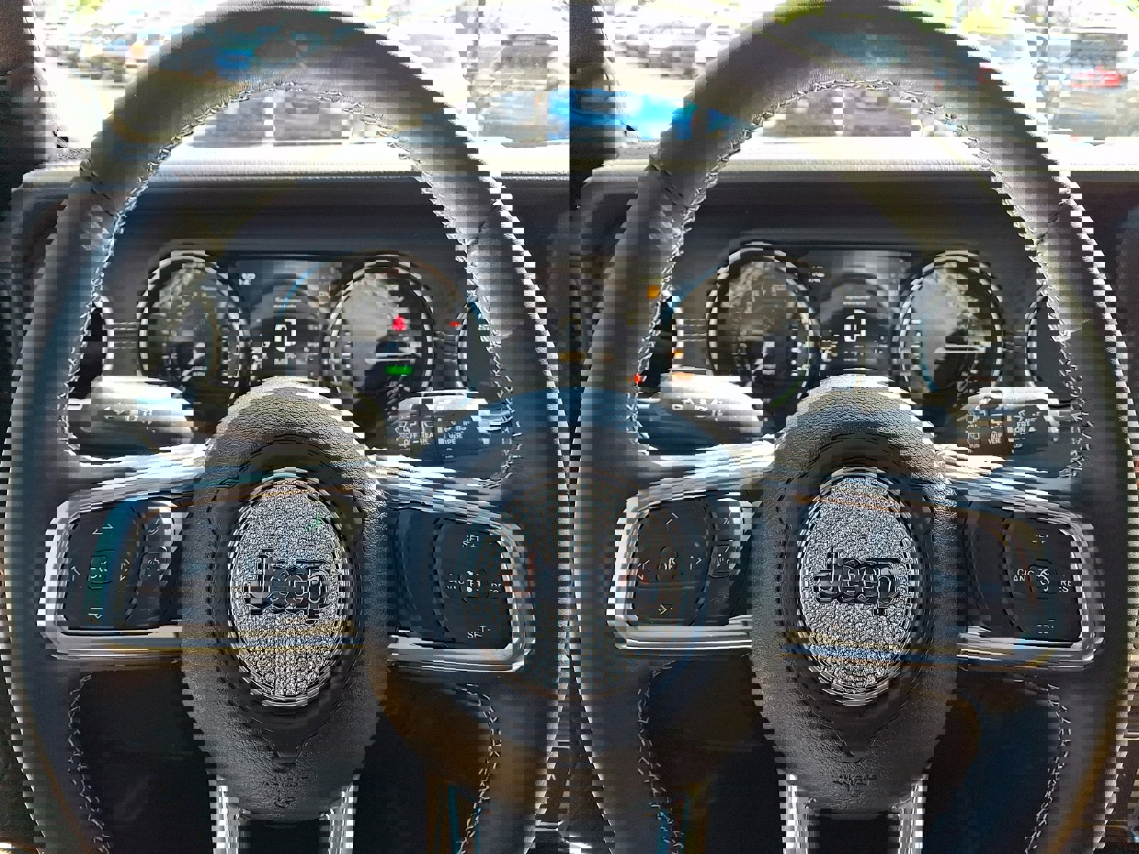 Used 2023 Jeep Wrangler Sahara w/ Cold Weather Group image 18