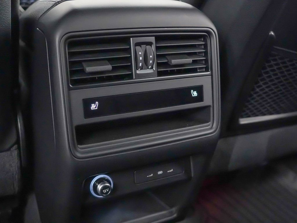 Used 2025 Porsche Cayenne image 20