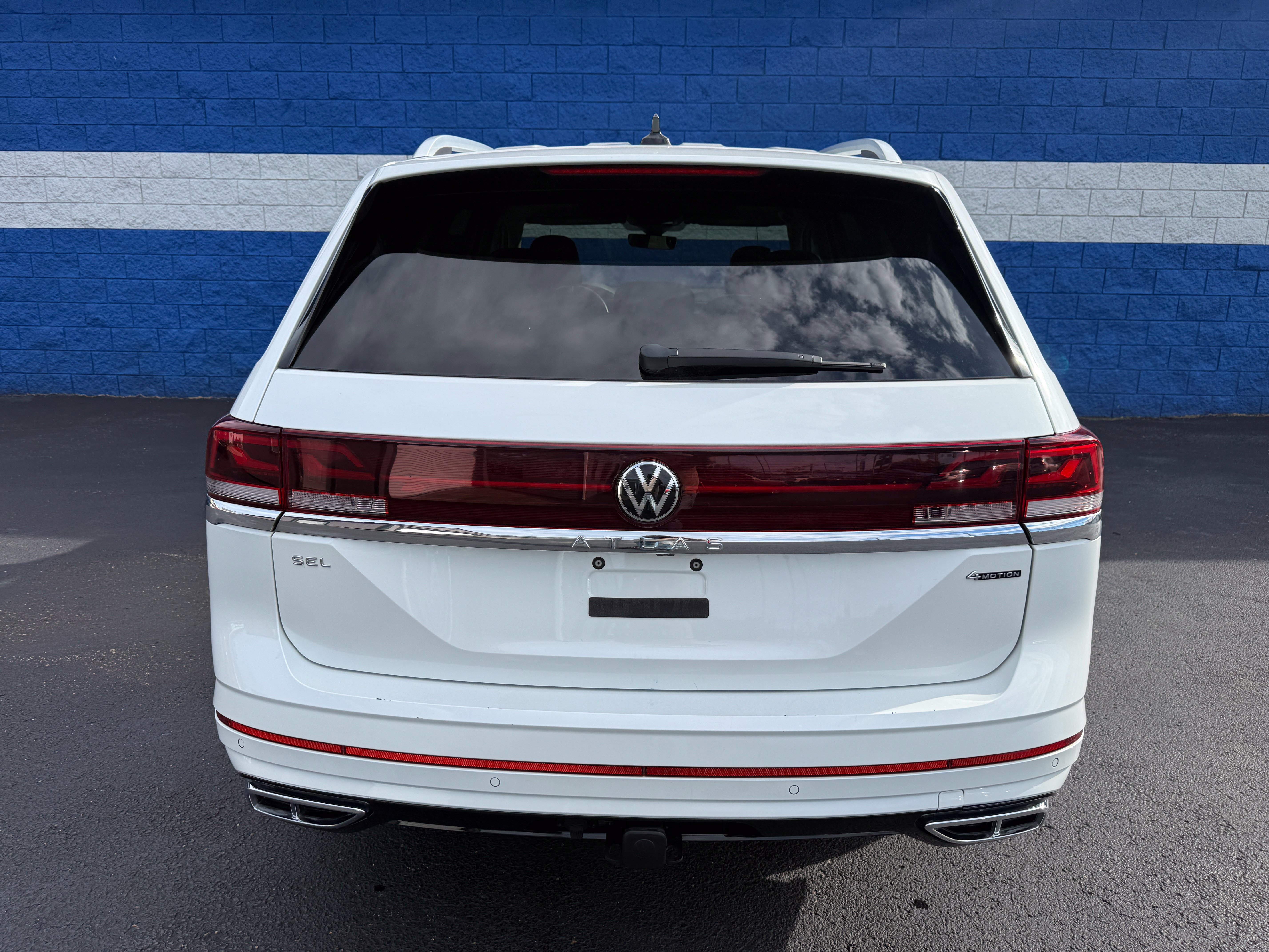 Used 2024 Volkswagen Atlas SEL Premium R-Line AWD/4WD image 19