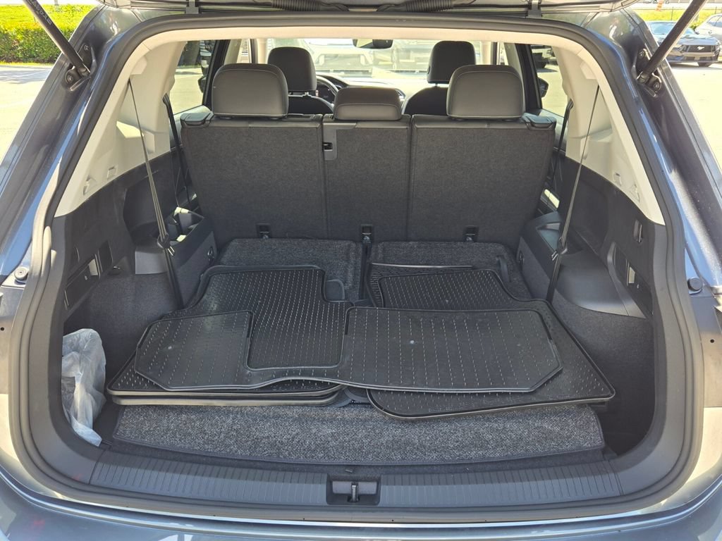 Certified 2023 Volkswagen Tiguan SE FWD image 16