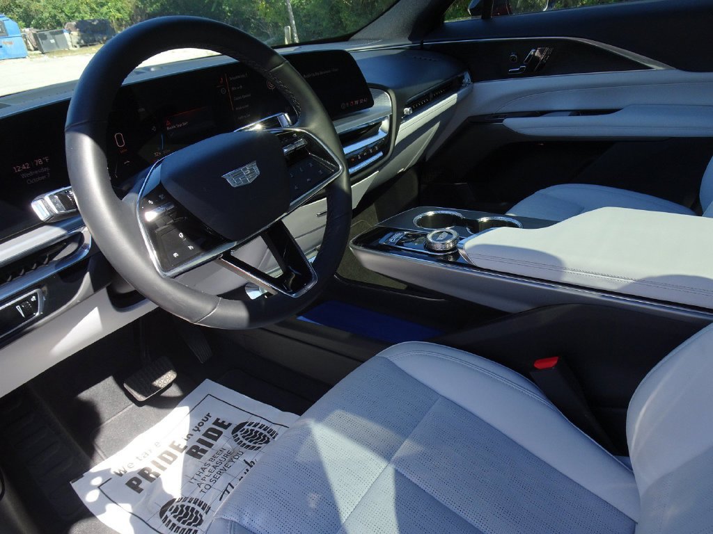 Used 2024 Cadillac Lyriq Sport RWD image 11