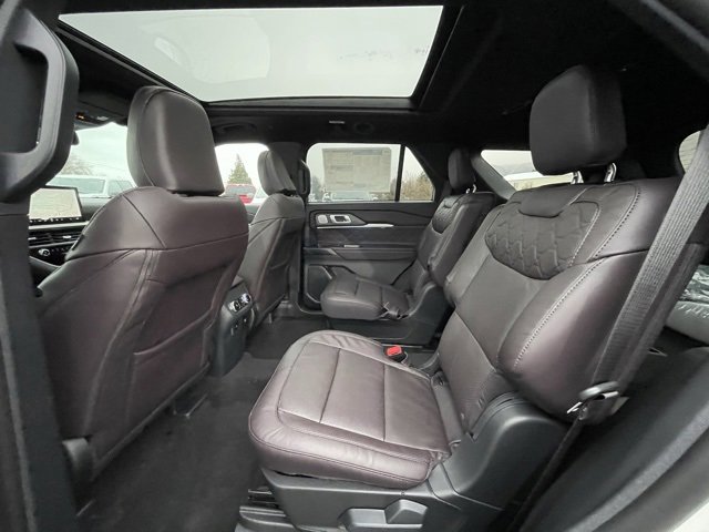 New 2026 Ford Explorer Platinum w/ LUX Leather Package image 9