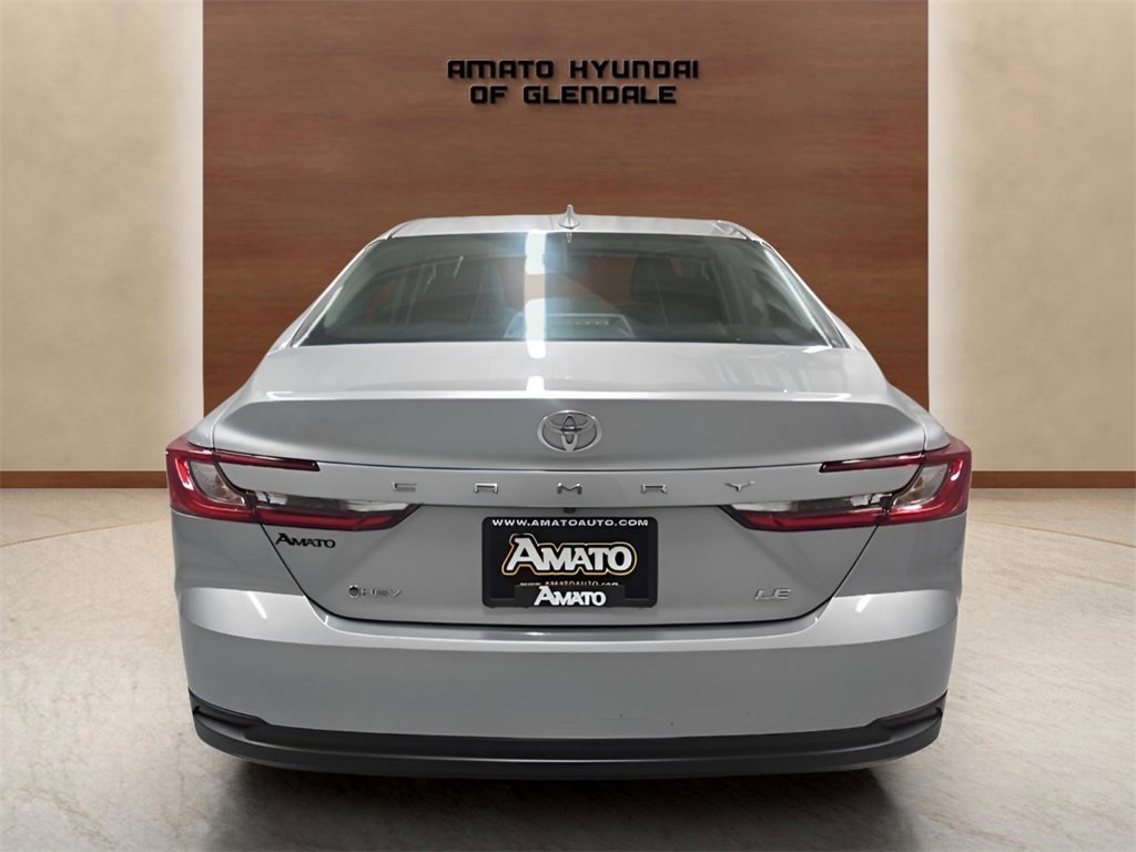 Used 2025 Toyota Camry LE image 5