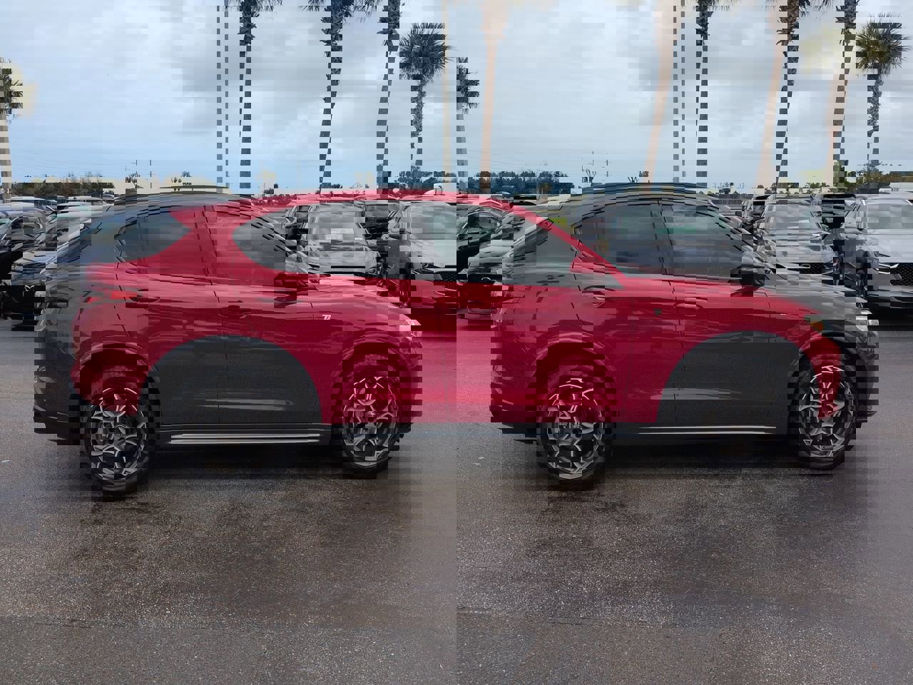 Used 2023 Alfa Romeo Stelvio Ti image 3