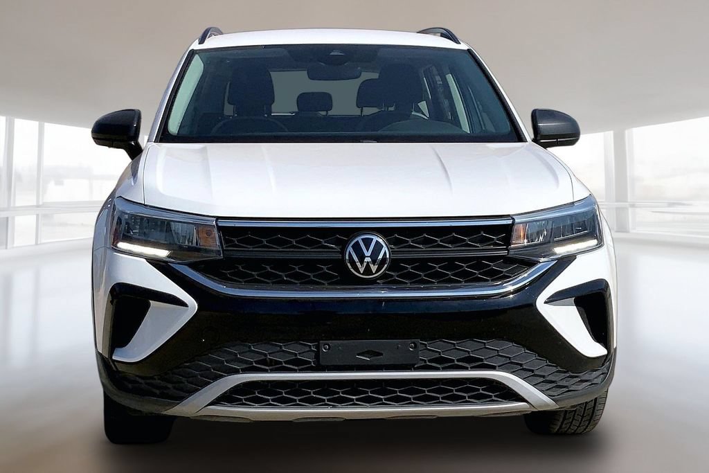 Used 2024 Volkswagen Taos S w/ MDO Package FWD image 3