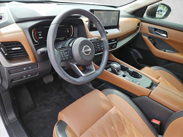 Used 2024 Nissan Rogue Platinum w/ Platinum Premium Package image 12