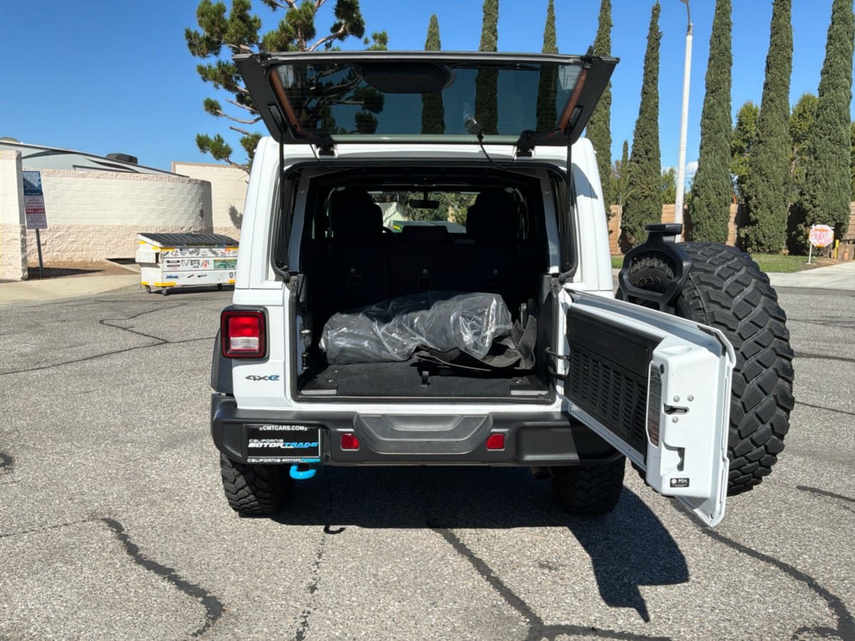 Used 2023 Jeep Wrangler Unlimited w/ Sun & Screen Package AWD/4WD image 22