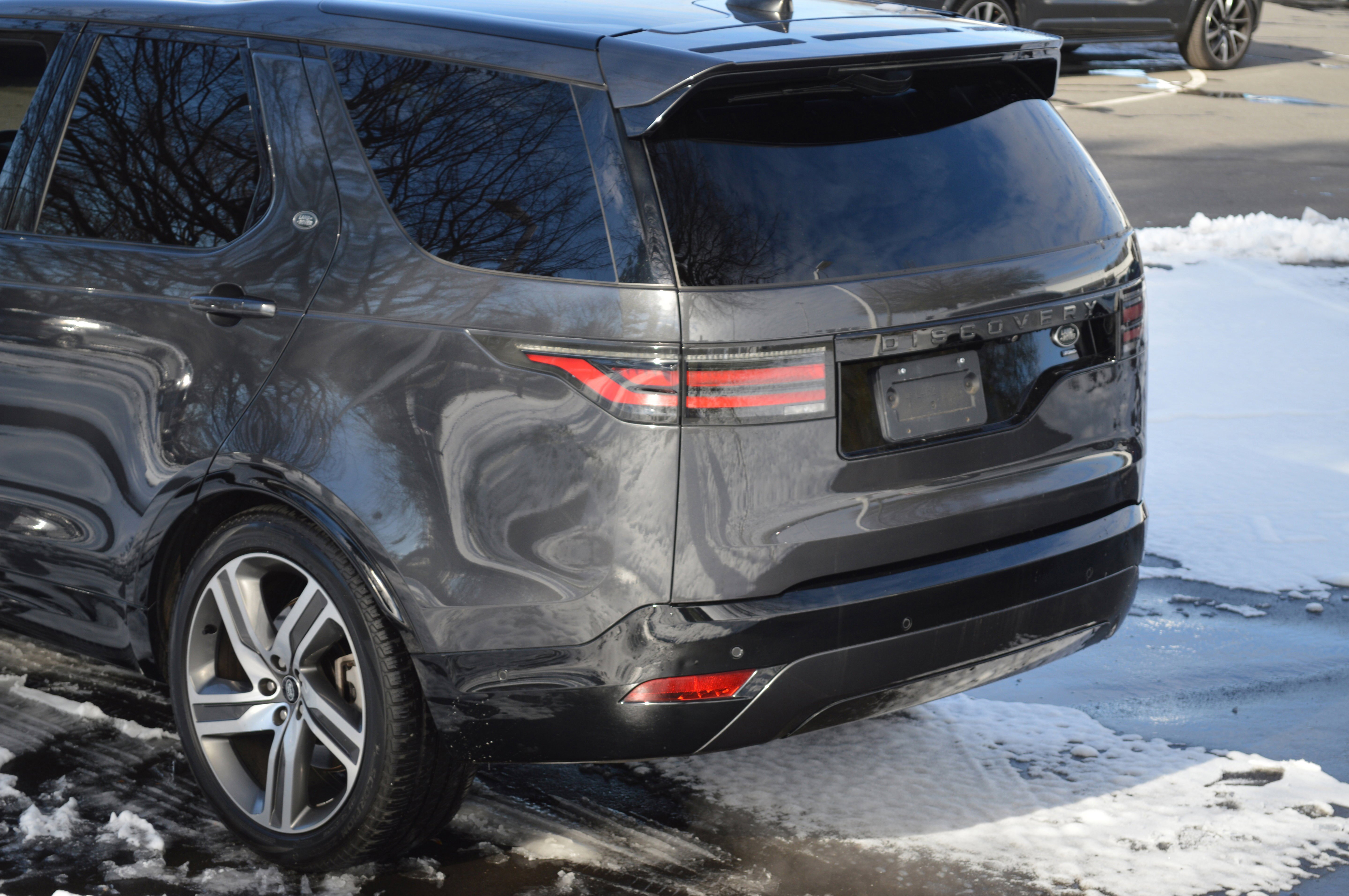 Used 2021 Land Rover Discovery HSE R-Dynamic image 3