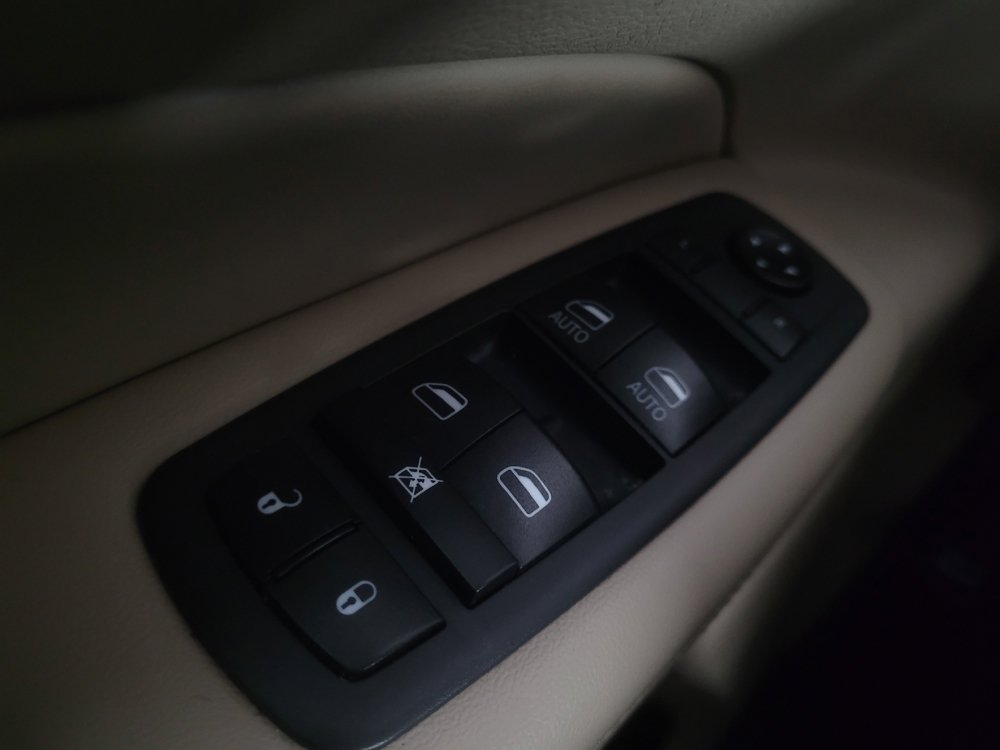 Used 2020 Jeep Grand Cherokee Laredo RWD image 27