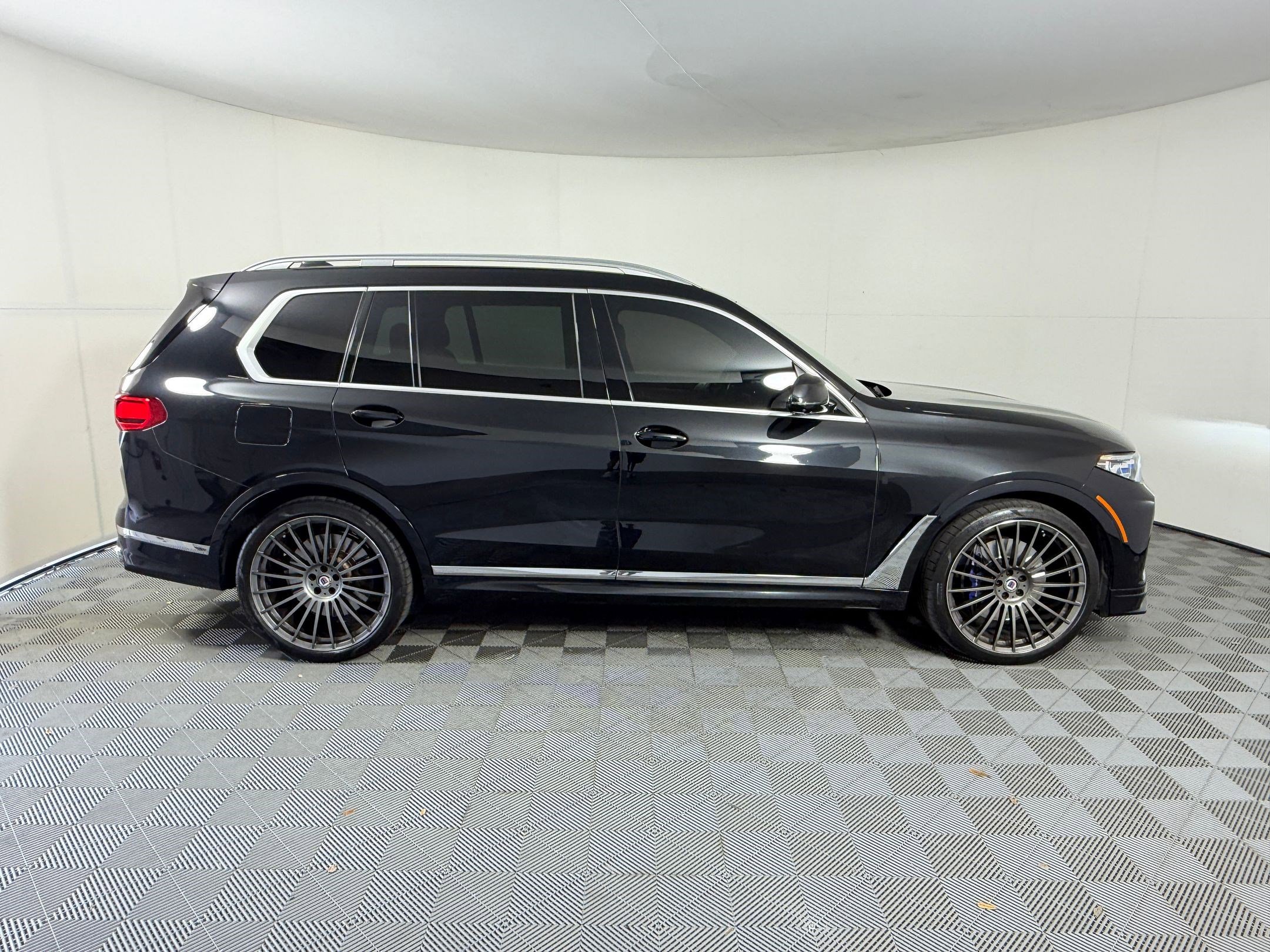 Used 2021 BMW ALPINA XB7 image 8
